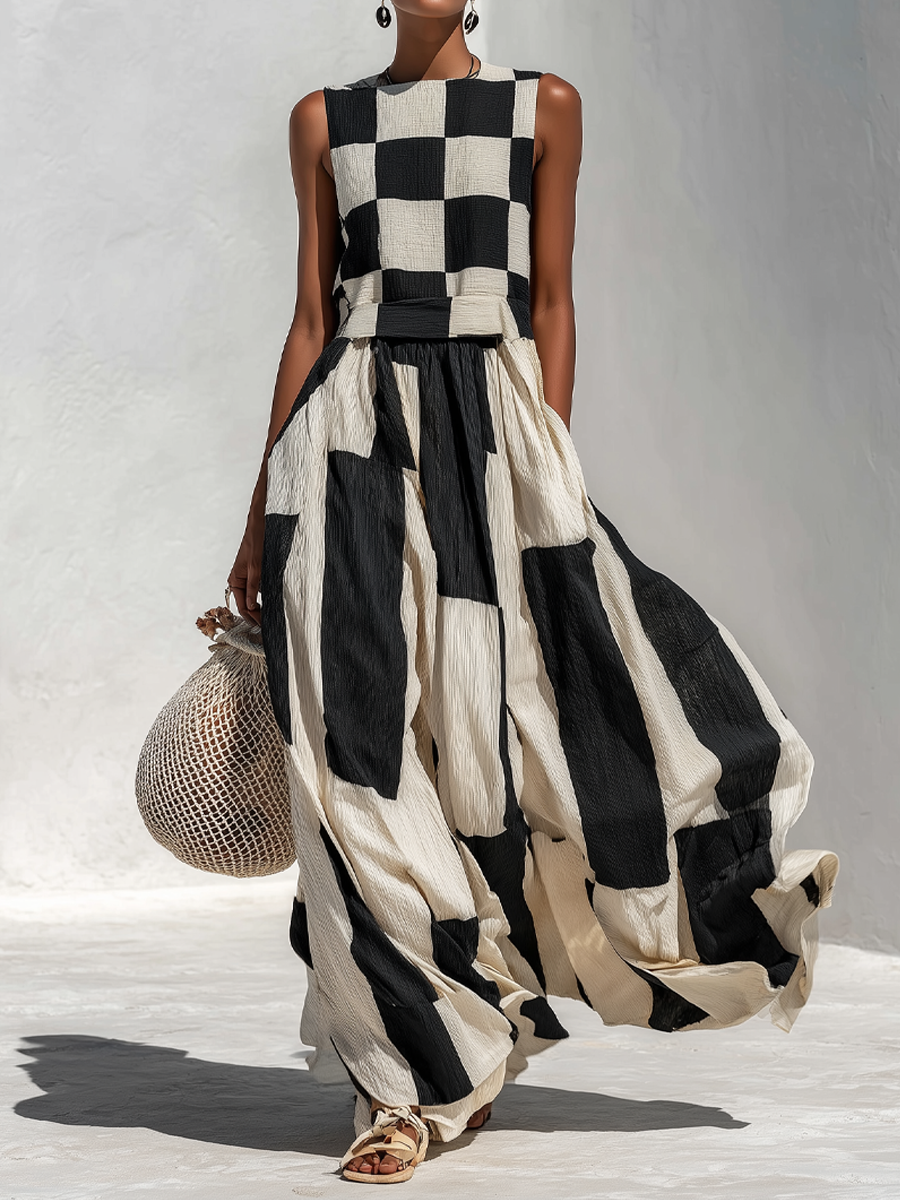 Ilaria | Flowy Checkered Maxi Dress