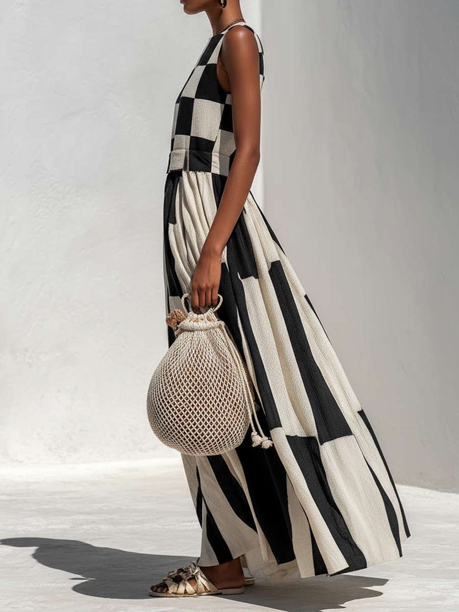 Ilaria | Flowy Checkered Maxi Dress