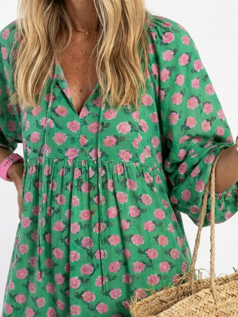 Zinnara | Relaxed V Neck Floral Dress