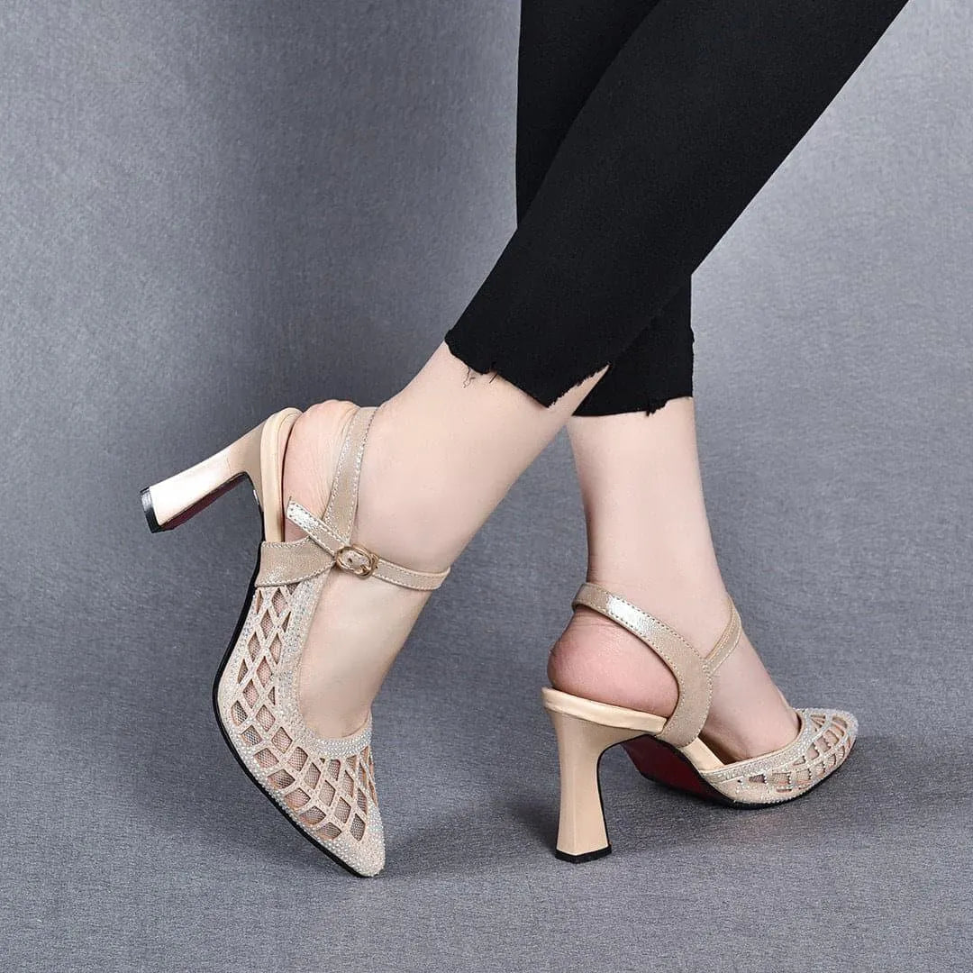 Giavelle | Pointed Toe Buckle Pumps